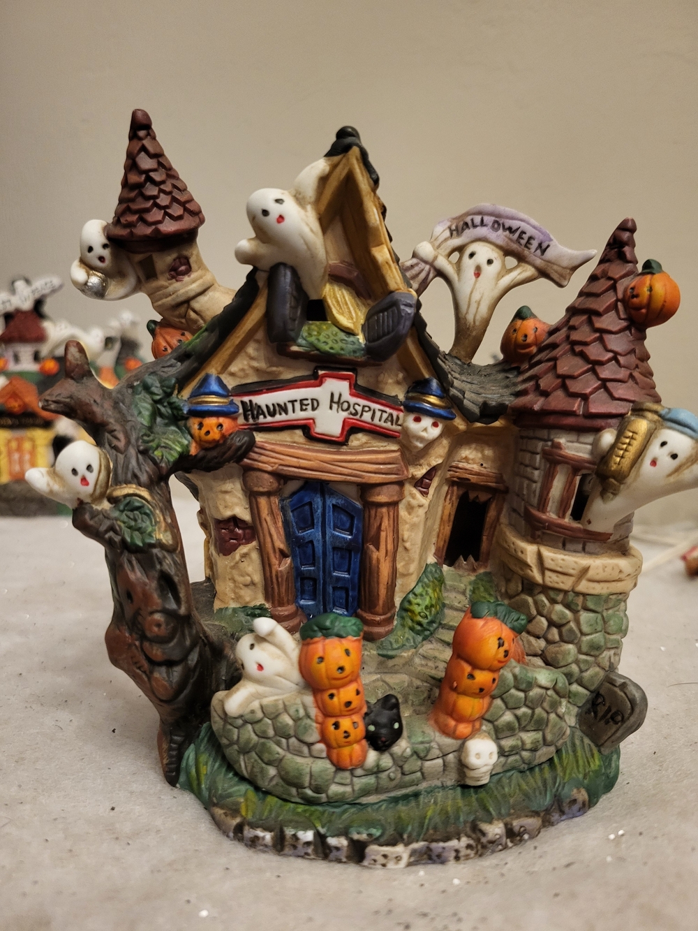 Vintage 1997 Spooky Hollow Haunted Hospital Halloween Village Lighted Porcelain